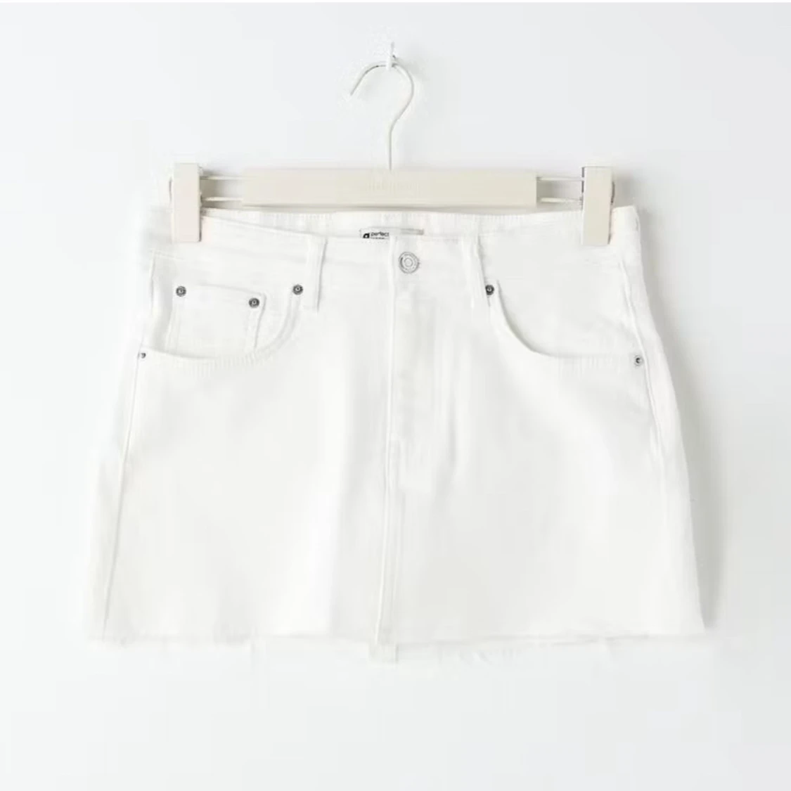 Vit jeanskjol från Gina tricot  - 1