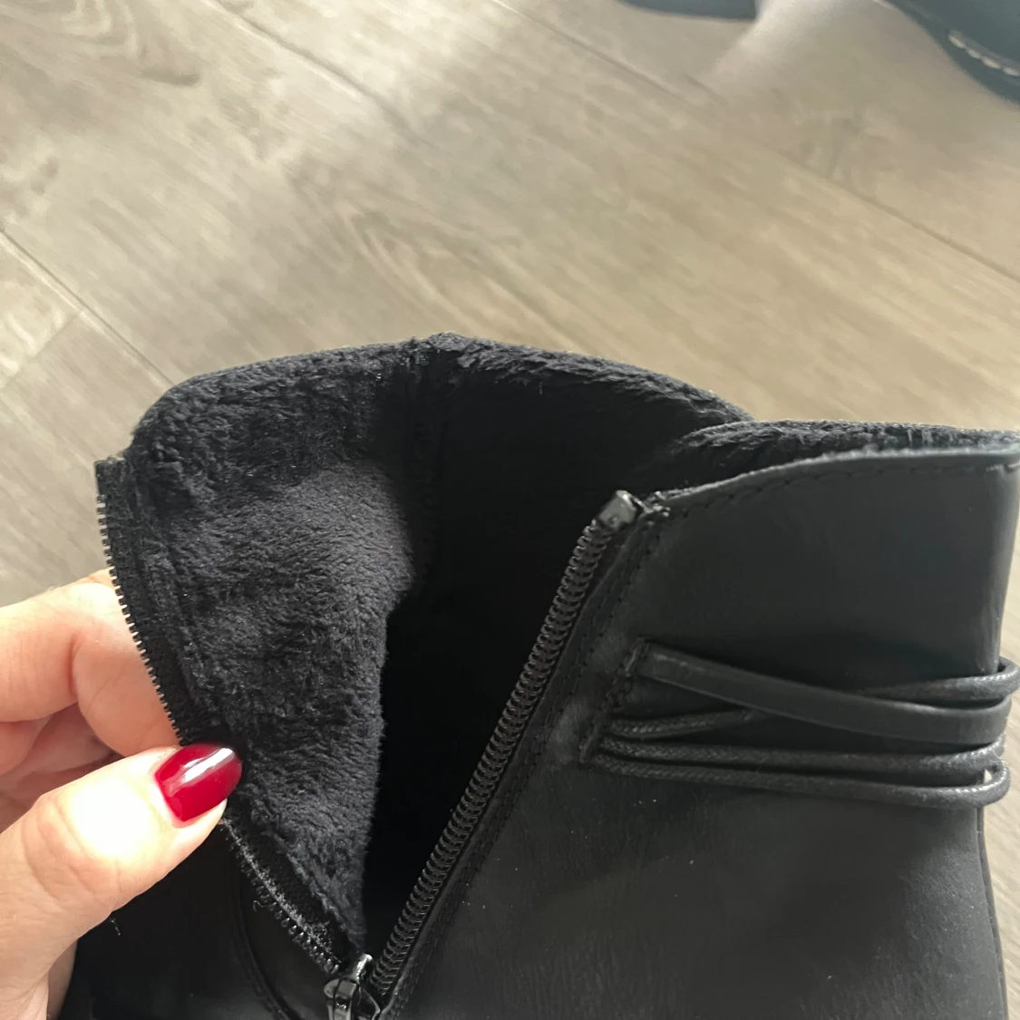 Svarta boots från Rieker med dragkedja - 2