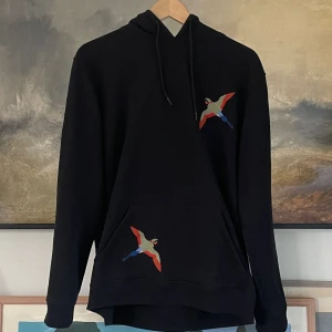 Axel Arigaro Huvtröja - En snygg Hoodie från Axel Arigato som inte går att få tag i längre | Stlk: S | Nypris: 2599kr | Mitt pris: 649kr                         Säljes i befintligt skick