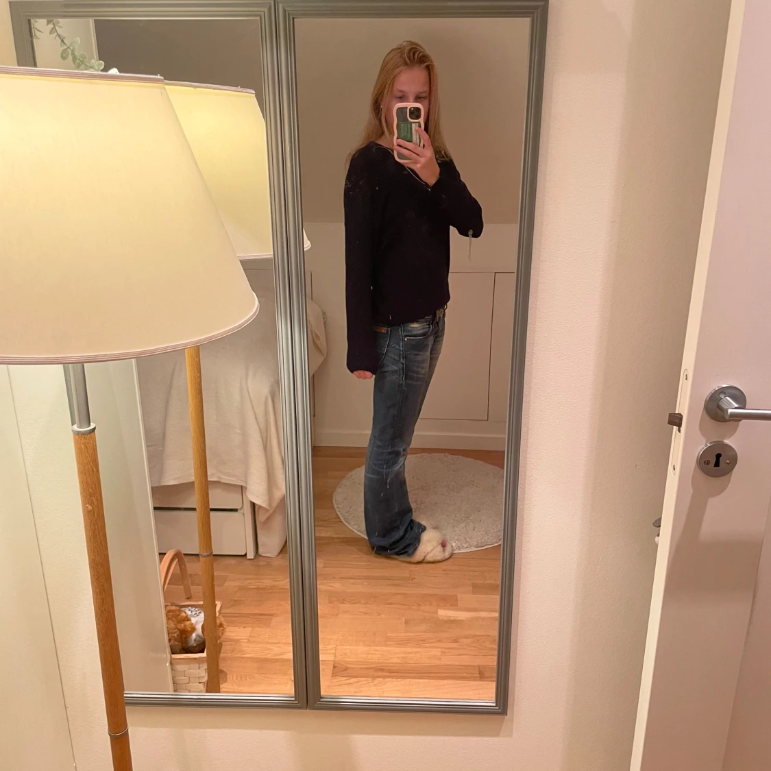 Mörkblå stickad tröja från Lexington - 1