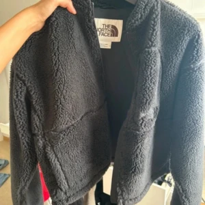 Pillejacka the north face - Helt ny aldrig använd! Storlek xs. Köpt på asos 