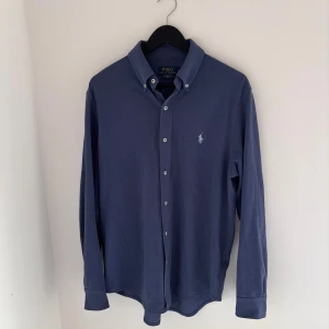 Ralph Lauren skjorta - Featherweight mesh skjorta från ralph lauren | fint skick | storlek M | vid frågor är det bara att höra av sig!