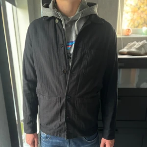 A days march overshirt  - Säljer denna A Days March overshirten | Skick 9/10 | Storlek S | Nypris 1700 | hör gärna av er vid frågor 😁✅