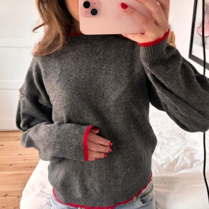 Stickad tröja  - Så fin tröja i 100% lammull 