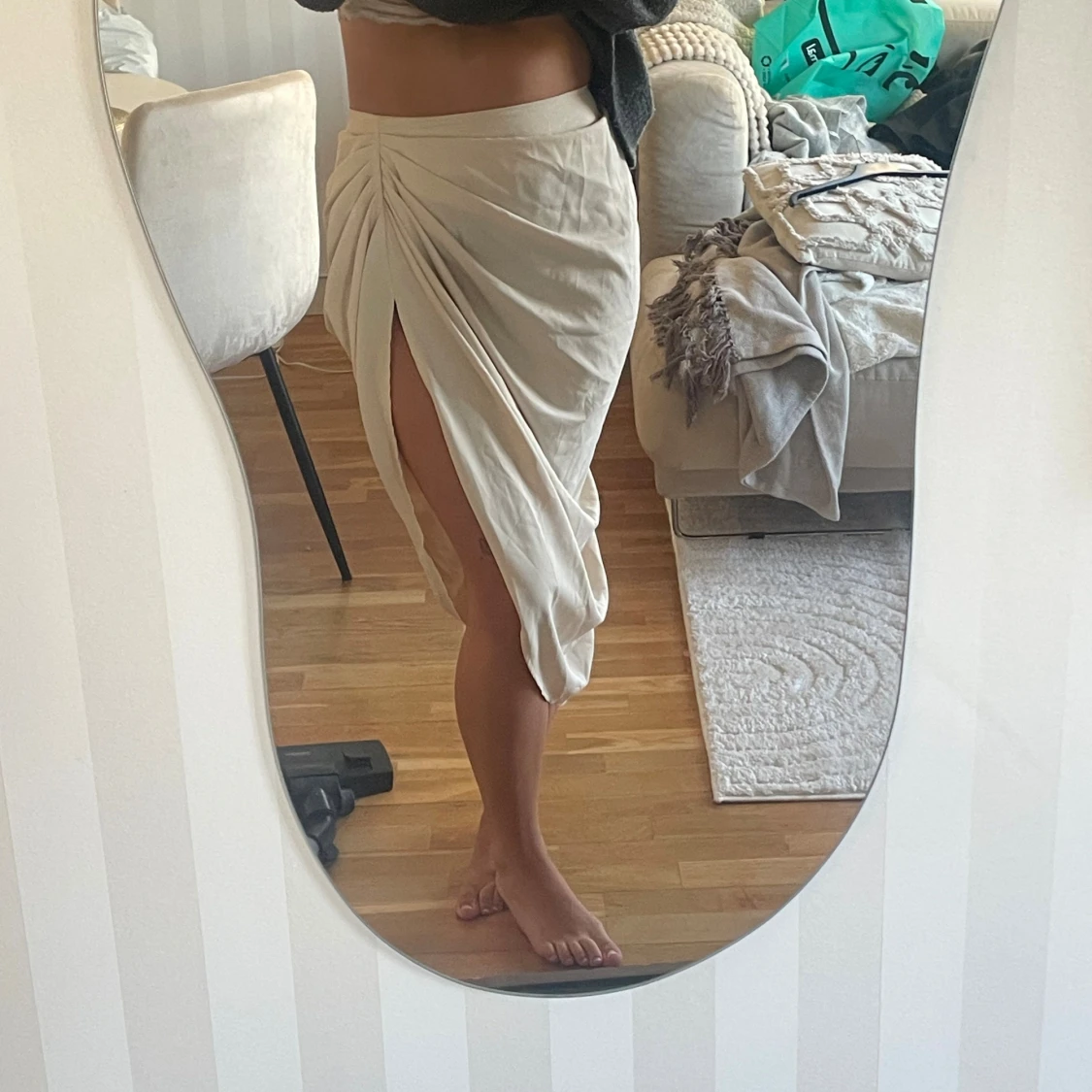 Beige omlottkjol med slits, M - 2