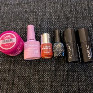 Gel polish/gellack/builder gel, kräver uv-ledlampa - Silcare builder gel endast öppnad men oanvänd. Resten är nya och oanvända. Se sista bilden på färgerna tagna från nätet. 