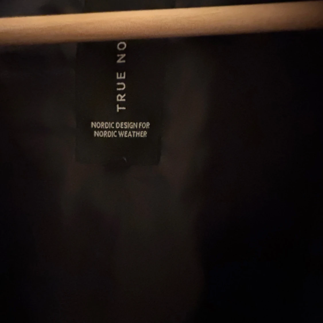 Svart lång dunjacka True North - 4