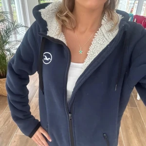 Hollister hoodie - Mysig hollister hoodie❤️pris kan självklart diskuteras❣️