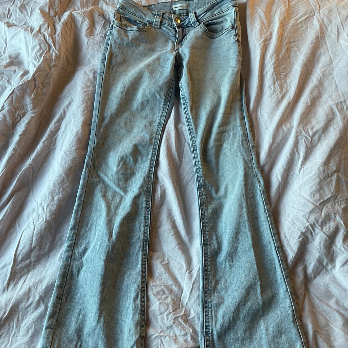 Ljusblå bootcut jeans med ficklock - 2