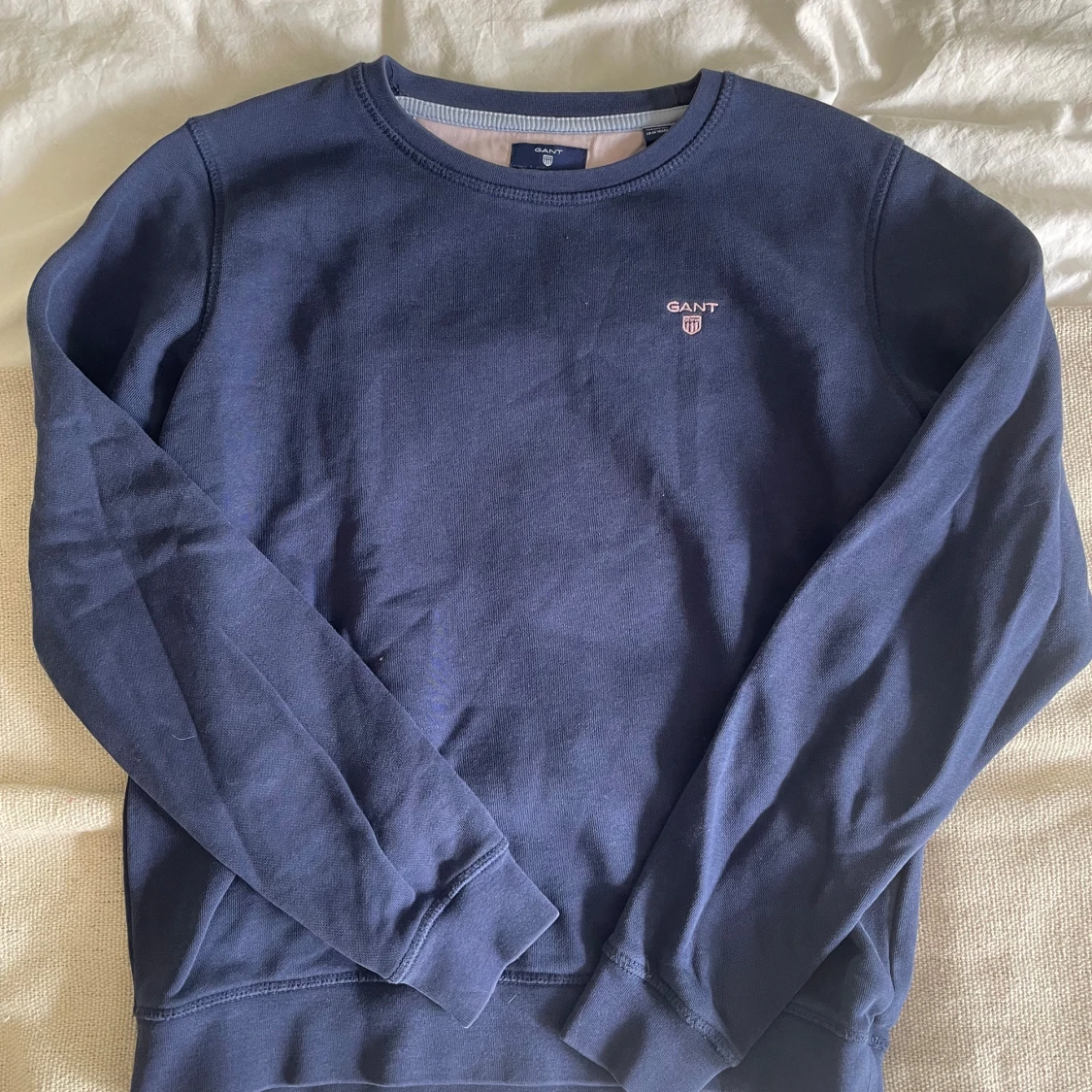 Mörkblå sweatshirt från GANT