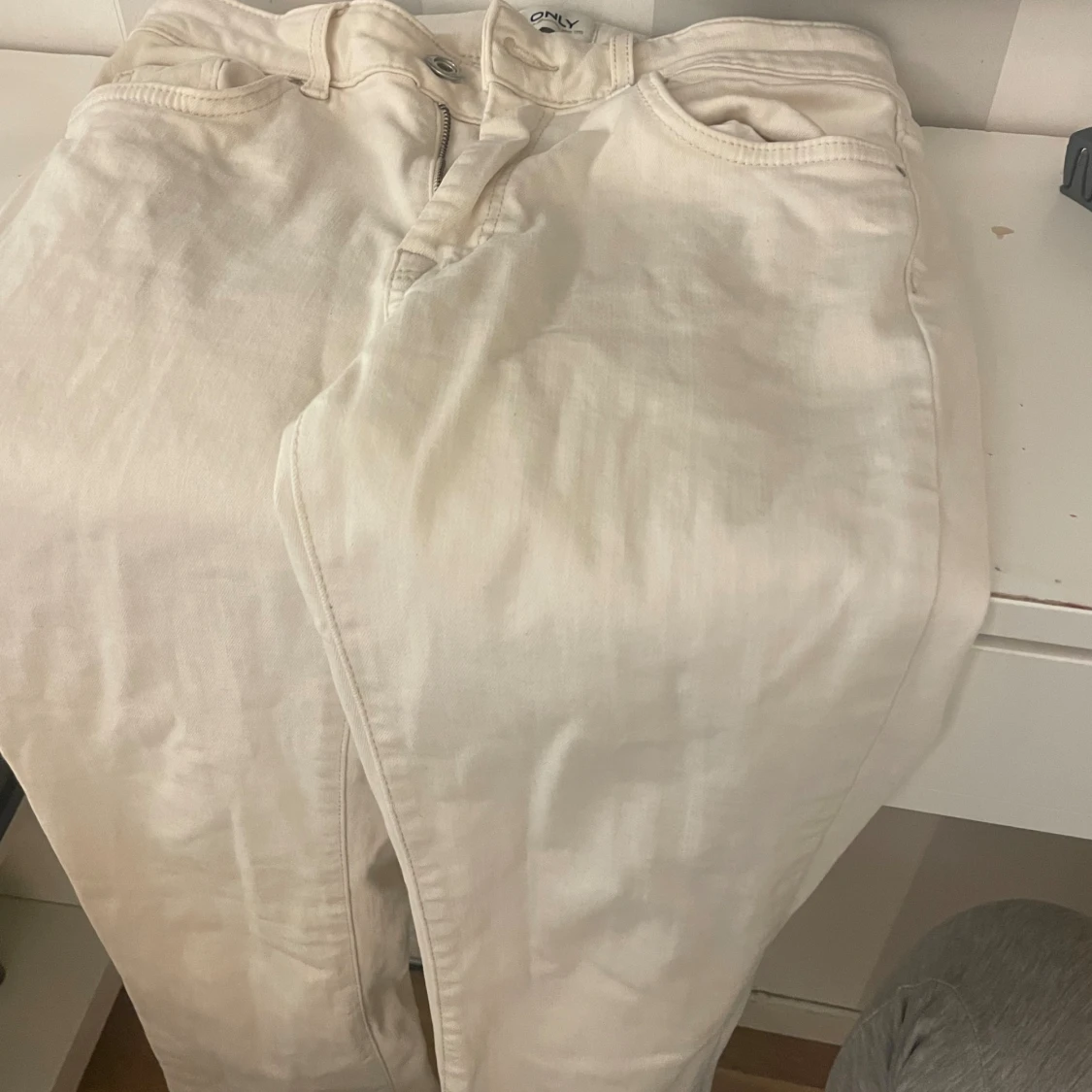 Beiga bootcut jeans från Only - 1