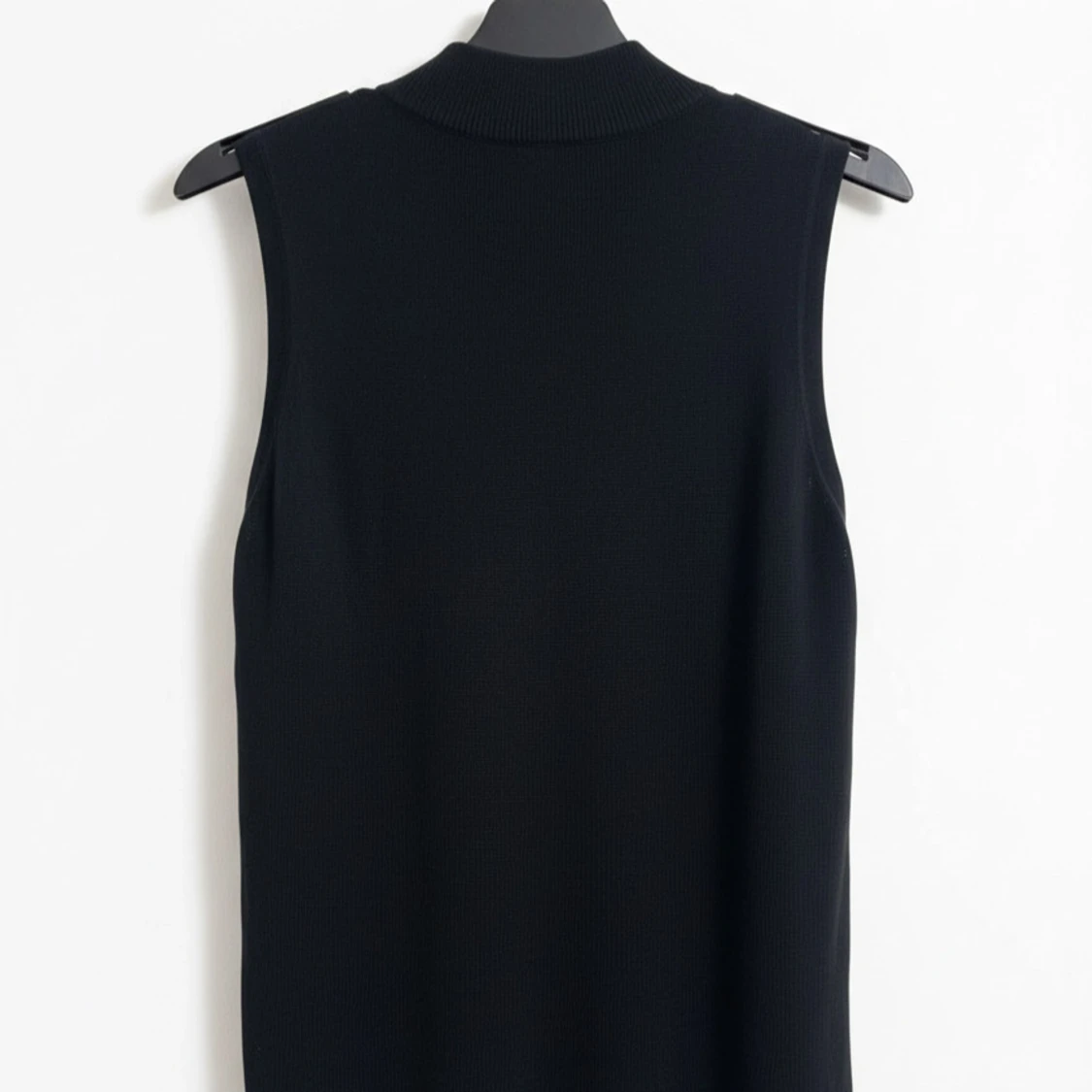 Svart stickad väst från KappAhl - 1