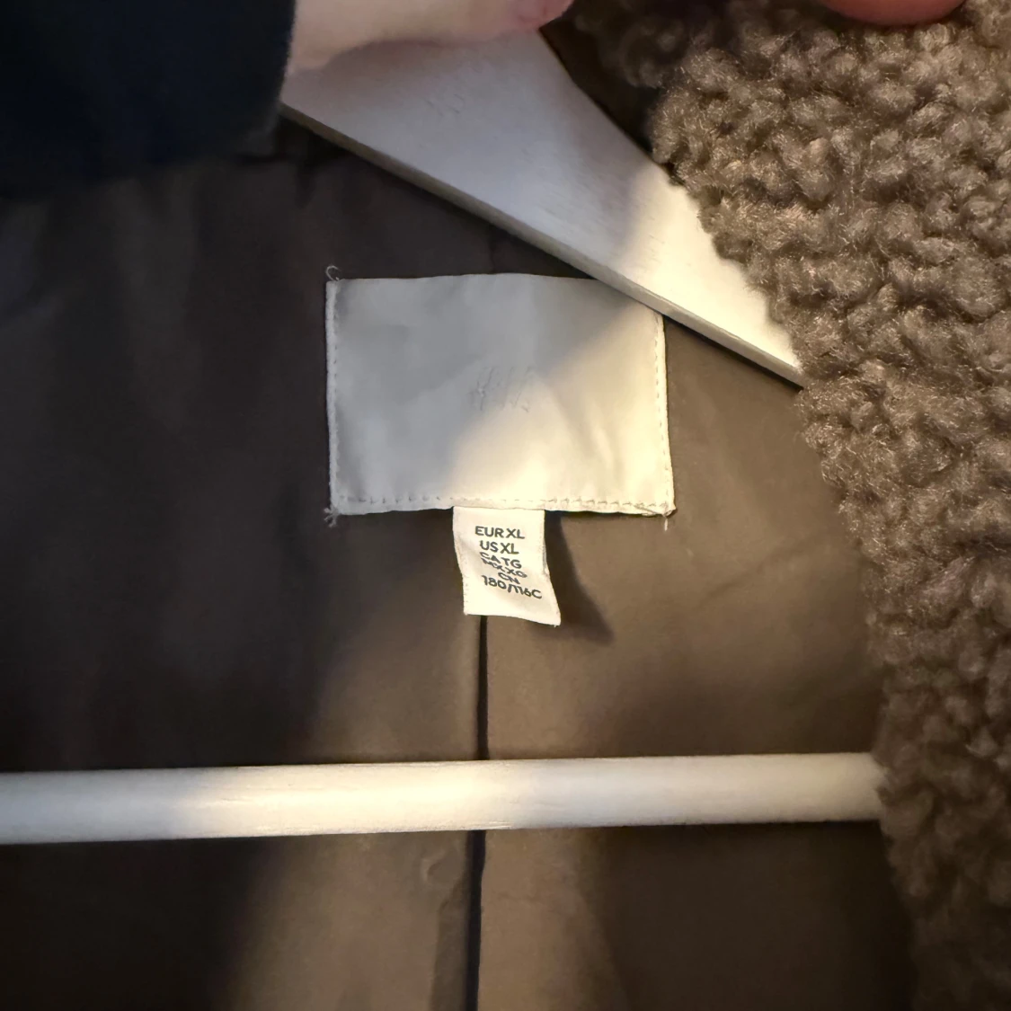 Brun teddyjacka ifrån HM - 3