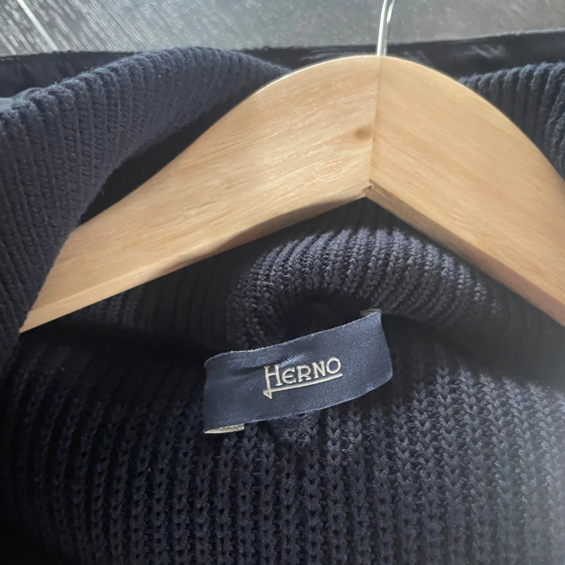 Mörkblå cardigan från Herno - 3