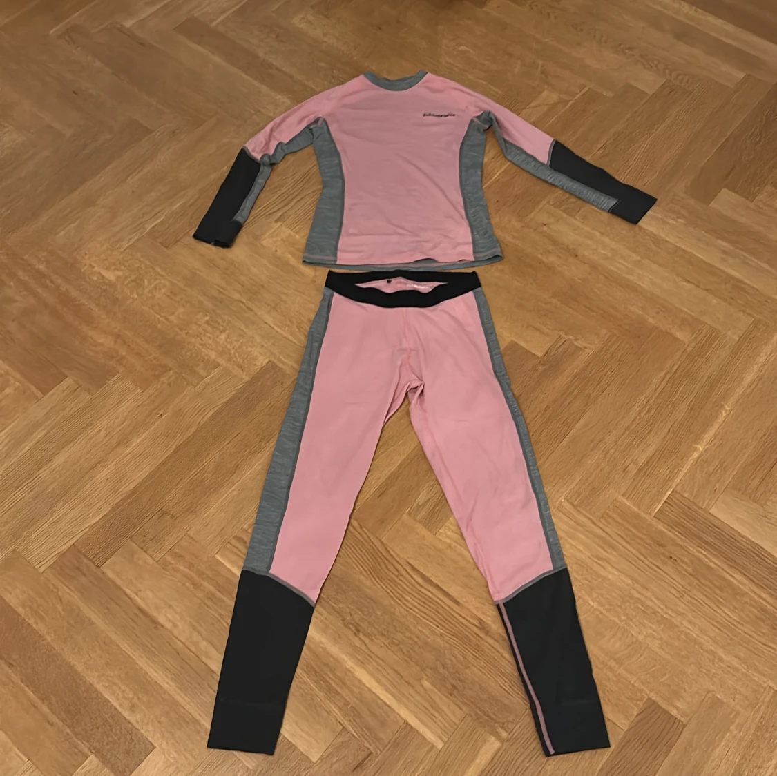 Peak Performance rosa underställströja