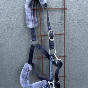 Grimma - Mycket fin grimma, helt ny! Endast testad. Säljer pga storlek. Storlek Cob.