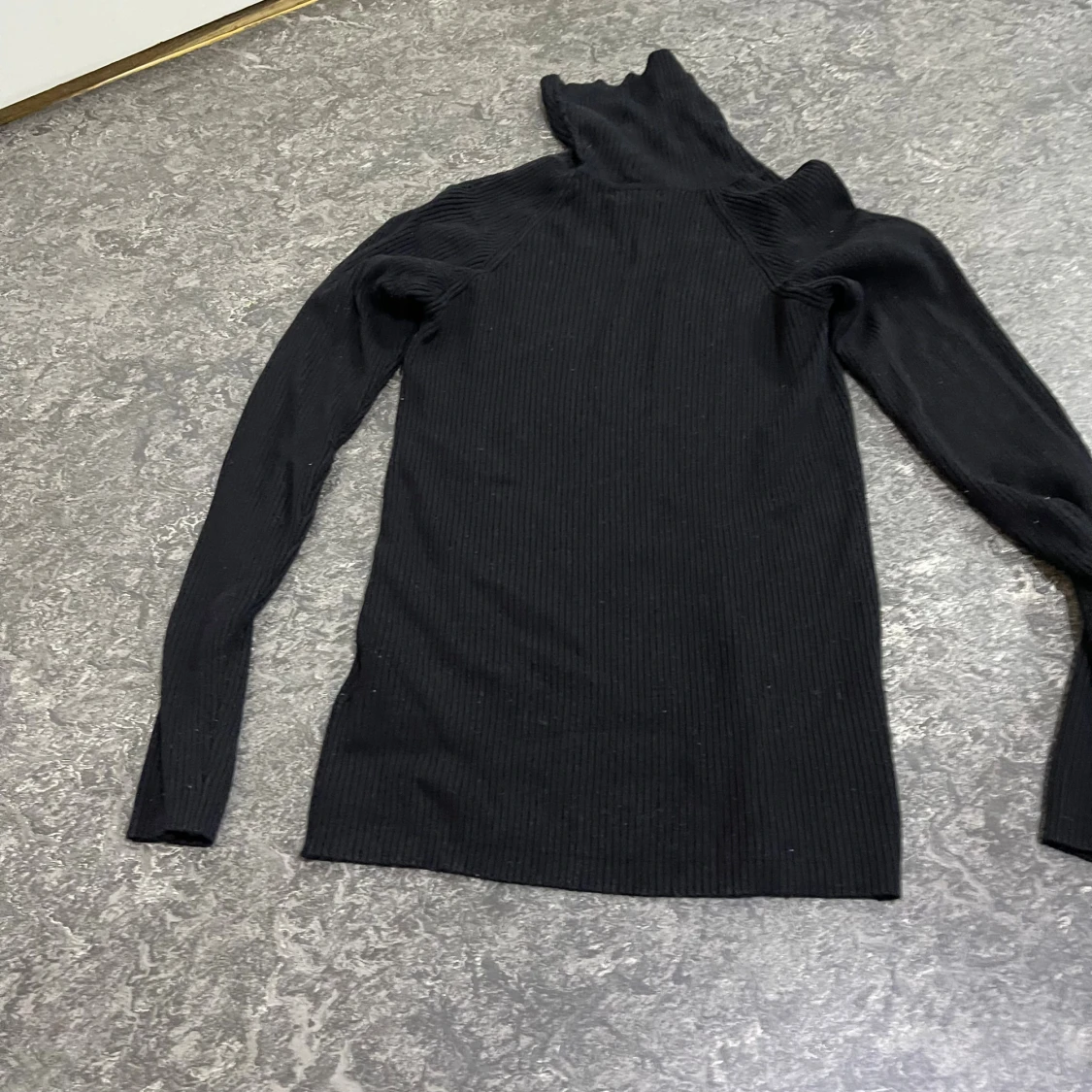 Svart ribbad polotröja XS - 2