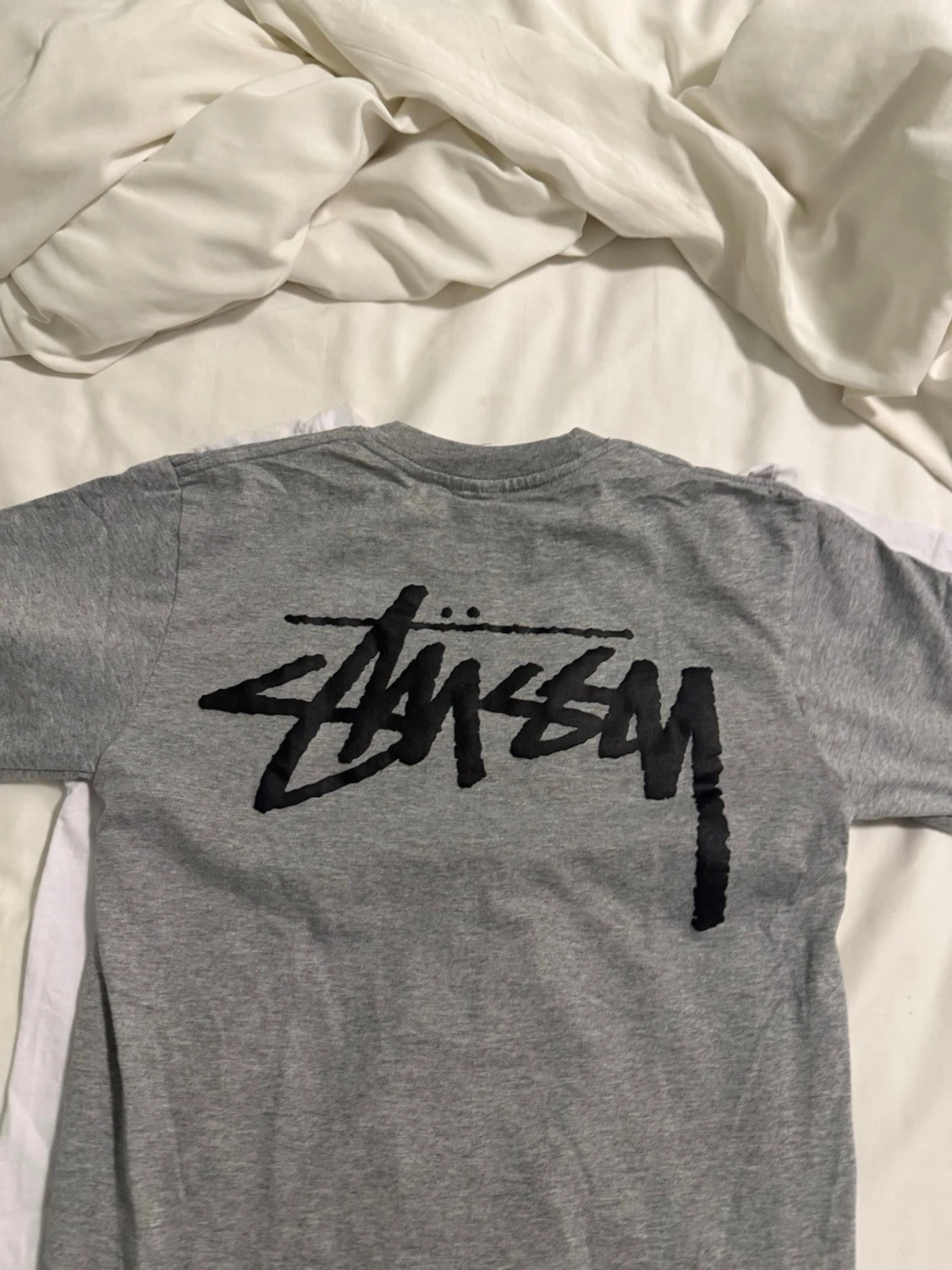 Grå Stüssy t-shirt med logga