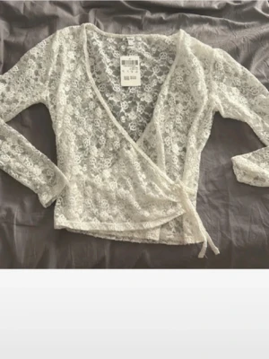 Oandvänd lace top - Spets topp från subdued, aldrig använt, nypris 448🩷skicka prisförslag!!!