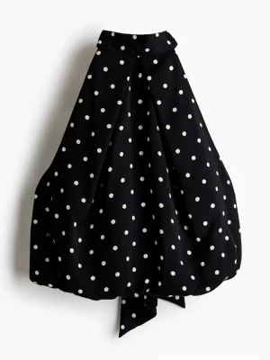 Prickig topp - Superfin prickig topp med öppen rygg från h&m. Nyskick. Storlek xs🩷