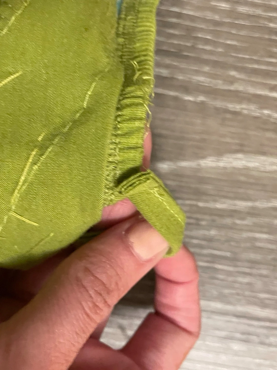 Grön linnetopp med spetsdetaljer - 2