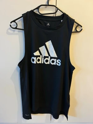 Adidas linne - Träningslinne från adidas som är för liten för mig!