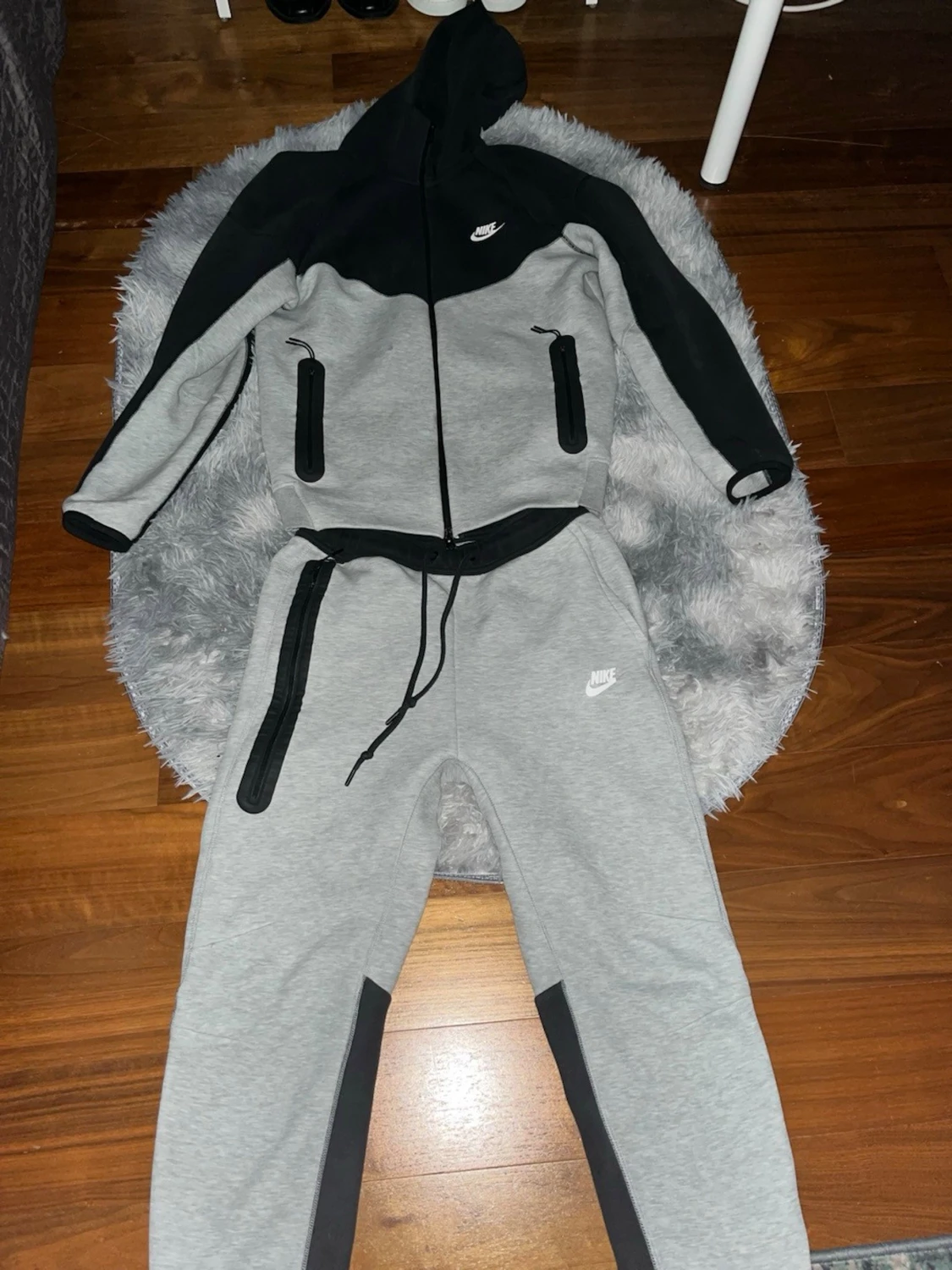 Nike grå och svarta mjukisbyxor S