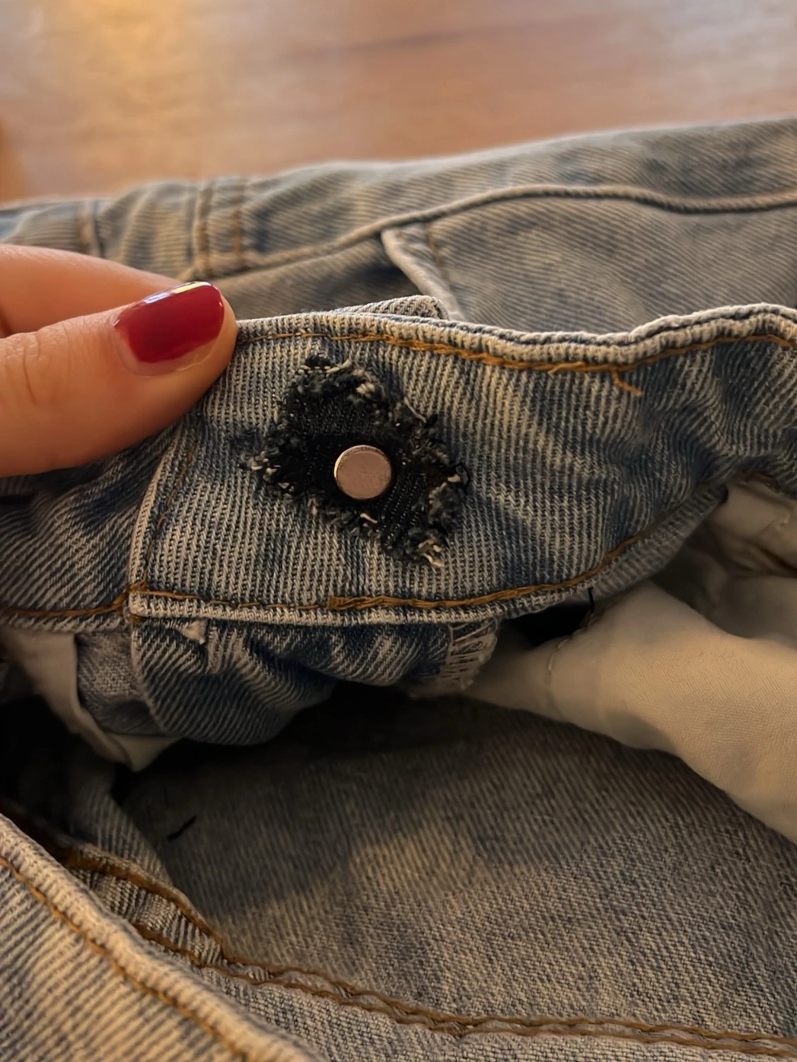 Ljusblå bootcut jeans med slitningar - 5