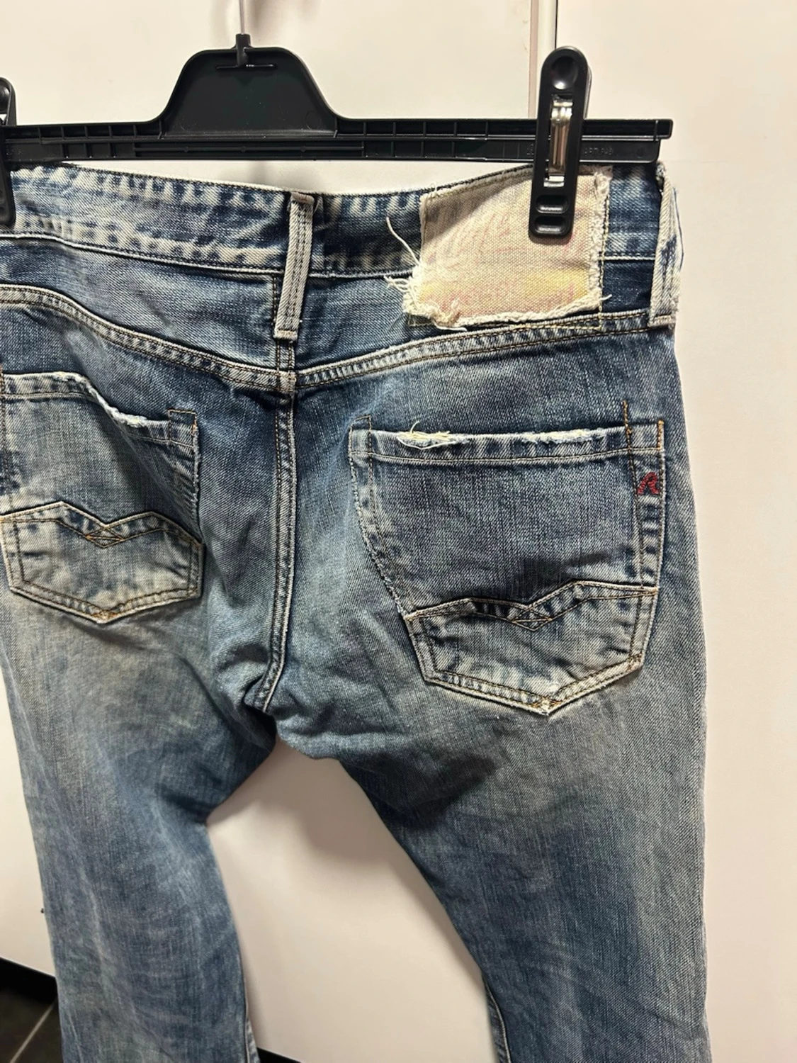 Ljusblå Vintage Replay jeans med ljus tvätt och slitningar - 2