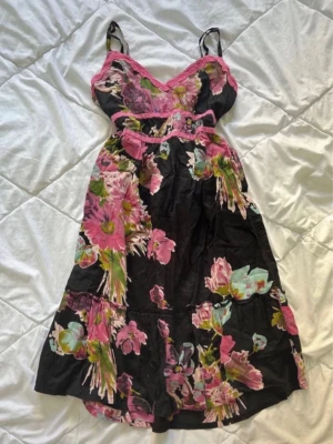 Vintage klänning  - Supersöt klänning i st S 🌷🌺🌸