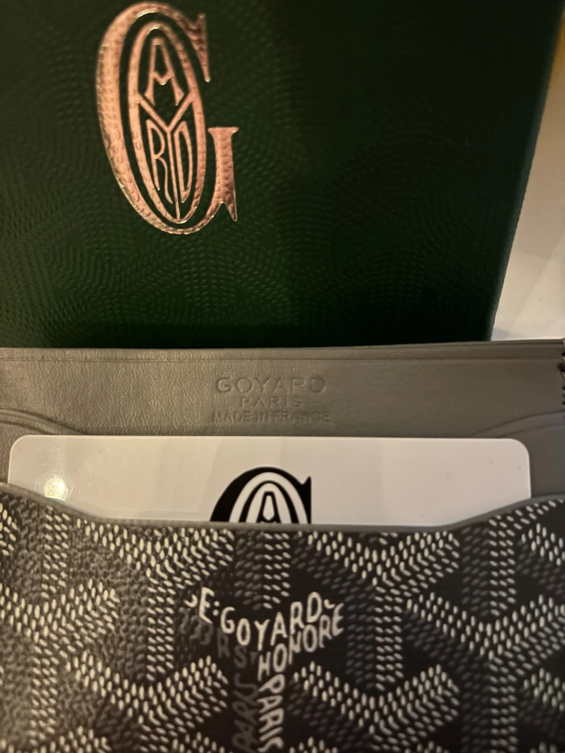 Grå plånbok med mönster - 1