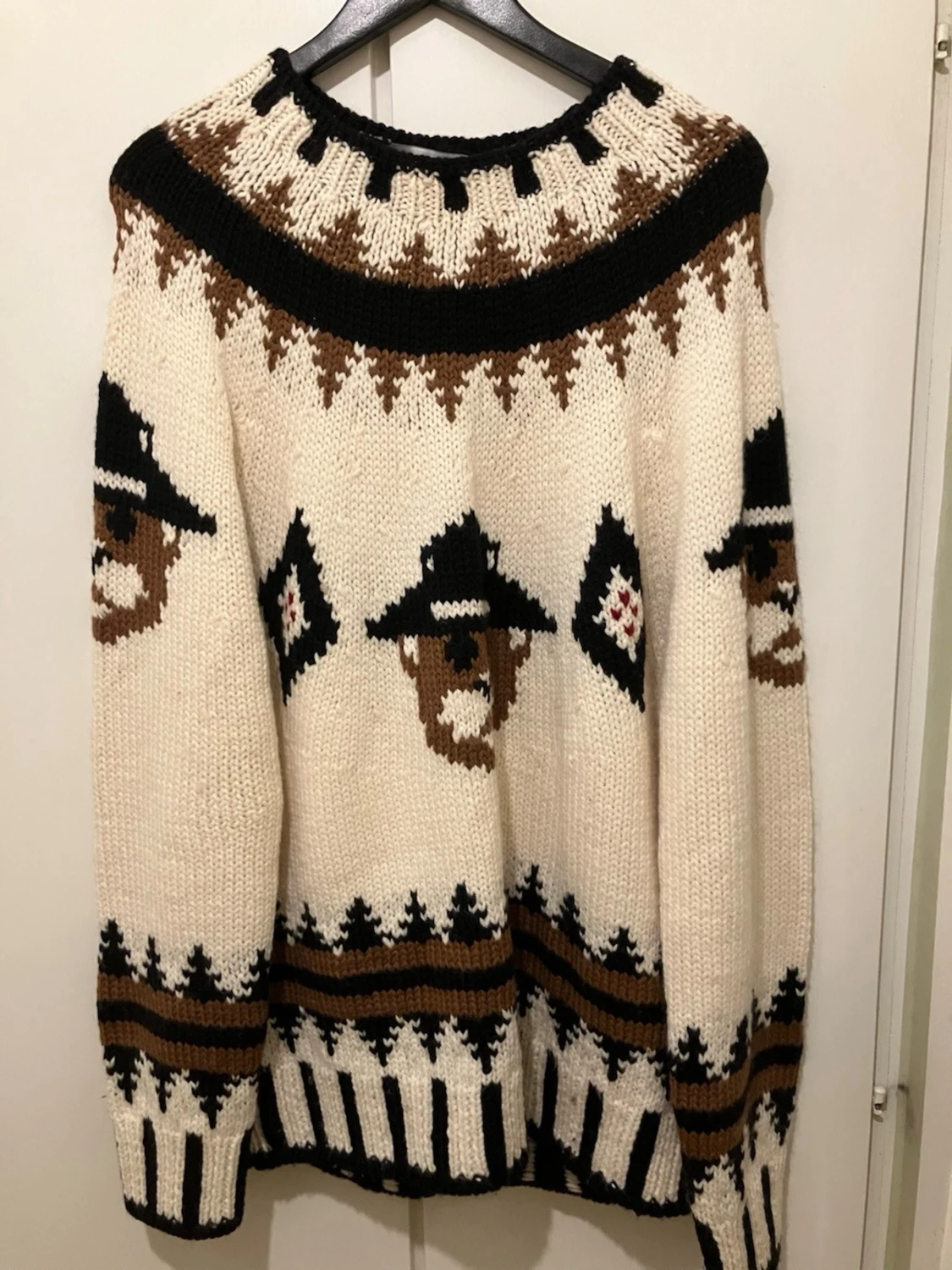 Stickad tröja med björnmönster - 2