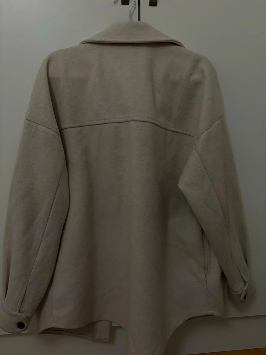 Beige overshirt från NLY Trend - 2