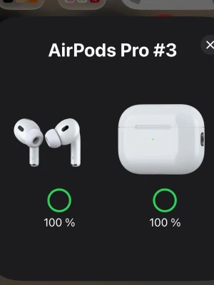 AirPods Pro 2 - Snygga vita trådlösa in-ear hörlurar med stilren och kompakt design. Perfekta för musik, poddar och samtal på språng. Passar smidigt i öronen och är lätta att bära med sig överallt. Pris kan diskuteras 