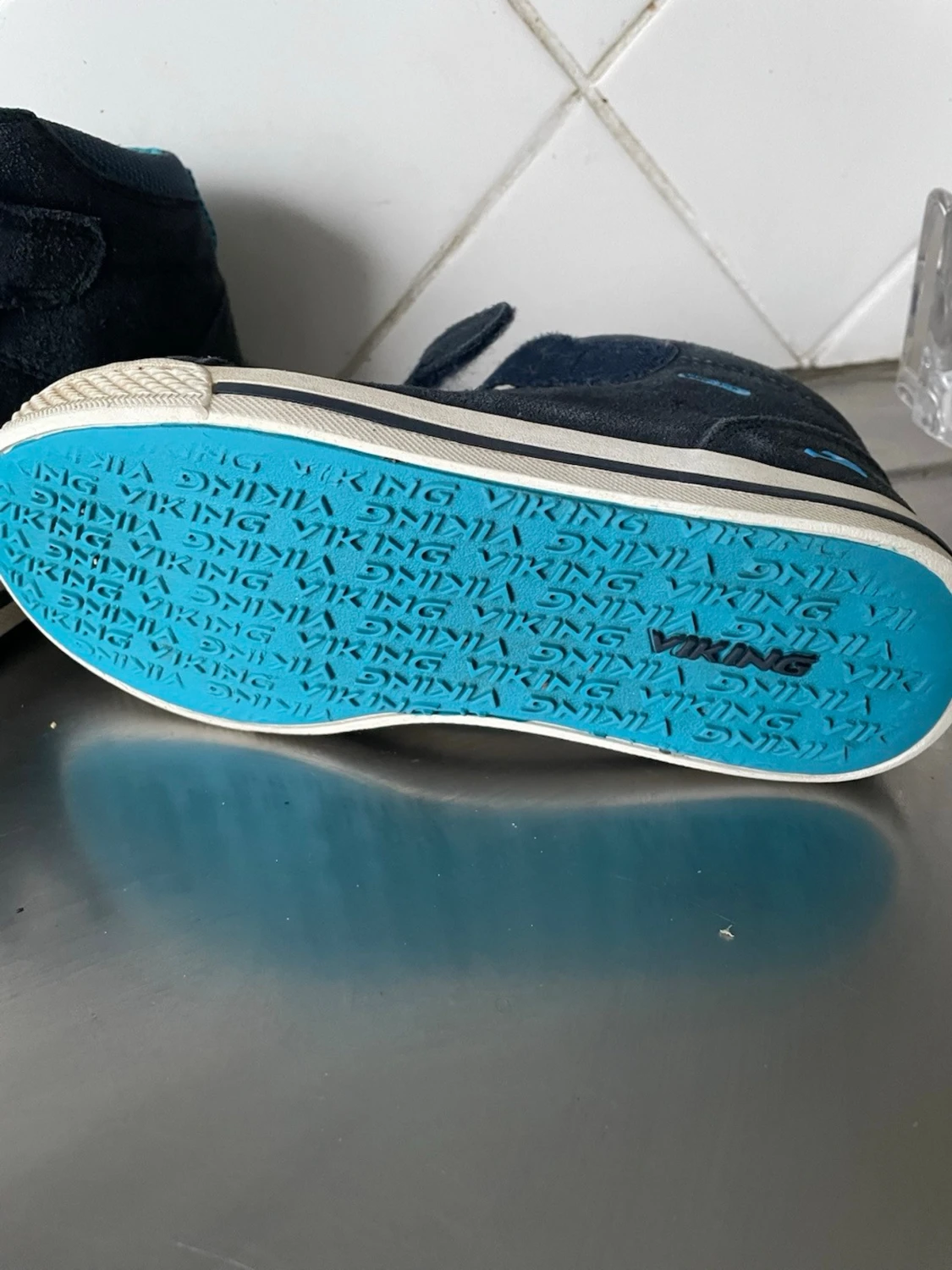 Mörkblå sneakers från Viking - 3