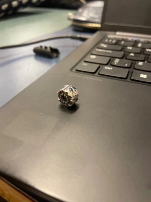 Pandora berlocker - En jätte fin berlocker från pandora! Fint skick har haft den på mitt armband i 4månader😊