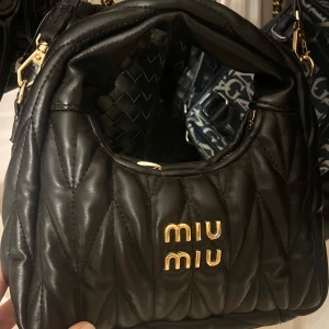 Svart väska  - Säljer denna fina väska som inte kommer till användning💕