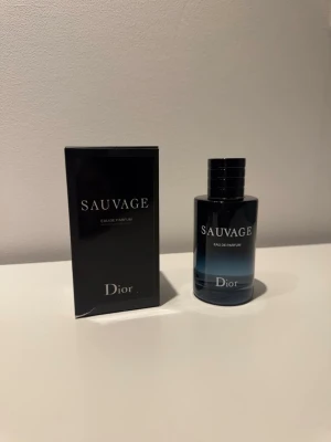 Dior Sauvage Edp 100ml - Endast testat 1-2 spray, fräsch doft.