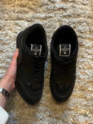 Valentino Rockrunners - Valentino Rockrunners 💥 | Skick - 7/10 | Lite defekter på tån | Inget og | Skriv privat vid frågor 🤝