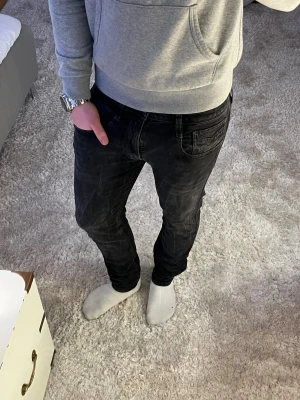 Replay anbass jeans - Replay Jeans | skick 9/10 | Storlek 31/34 | Pris - 499kr | Modellen är ca 179cm lång | Hör av dig vid minsta fråga eller fundering!!