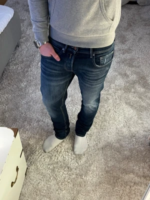 Replay jeans - Replay Willbi Jeans | skick 9/10 | Storlek 31/32 | Pris - 549kr | Modellen är ca 179cm lång | Hör av dig vid minsta fråga eller fundering!!