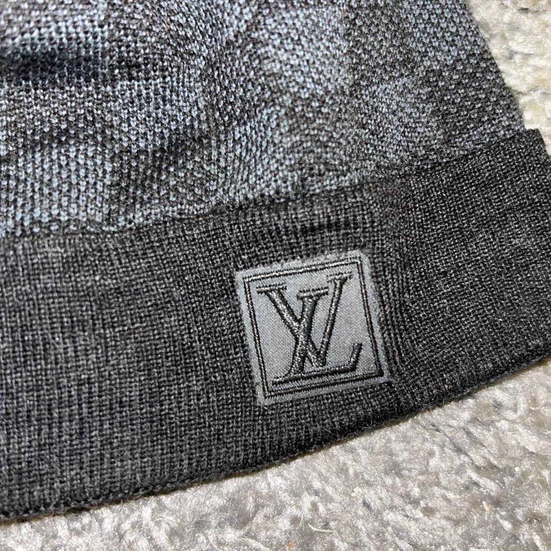 Svart rutig mössa från Louis Vuitton - 4