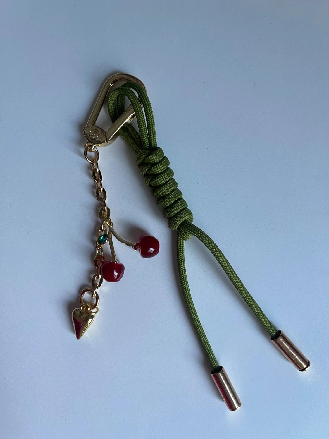 Vuitton Grön accessoar med körsbärsdetalj - 6