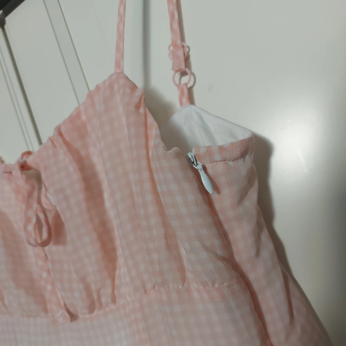 Rutig rosa kortklänning från Divided - 2