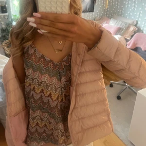 Superfin 2016 mönstrad blus/topp - Toppen är från tally Weijl. Storlek S/M. Jätte 2016 vibe!!💓💓