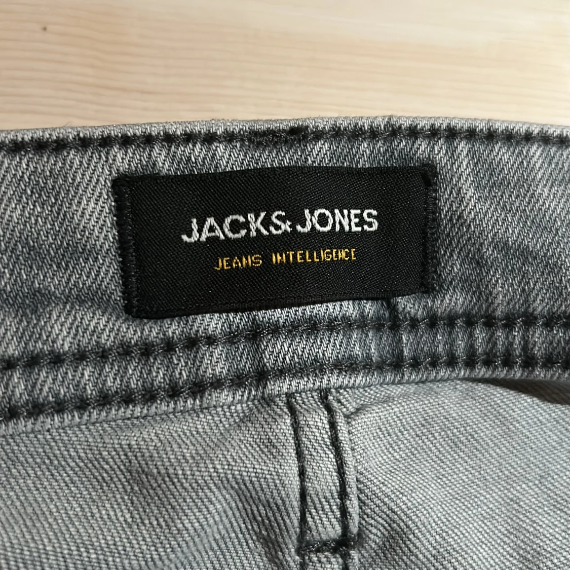 Gråa jeans Jack and Jones - 2