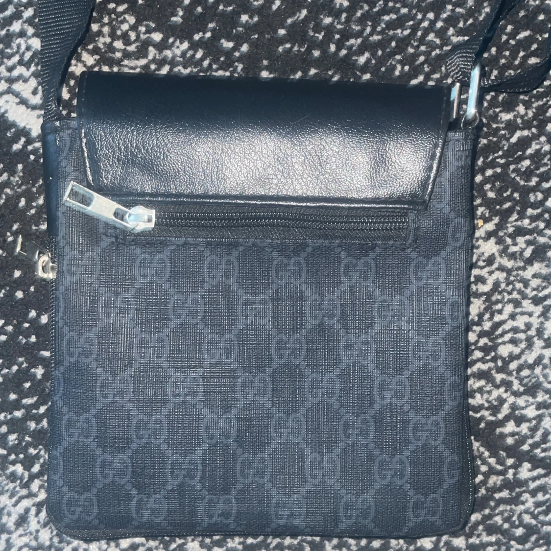 Fin väska från välkänt märke  - 3