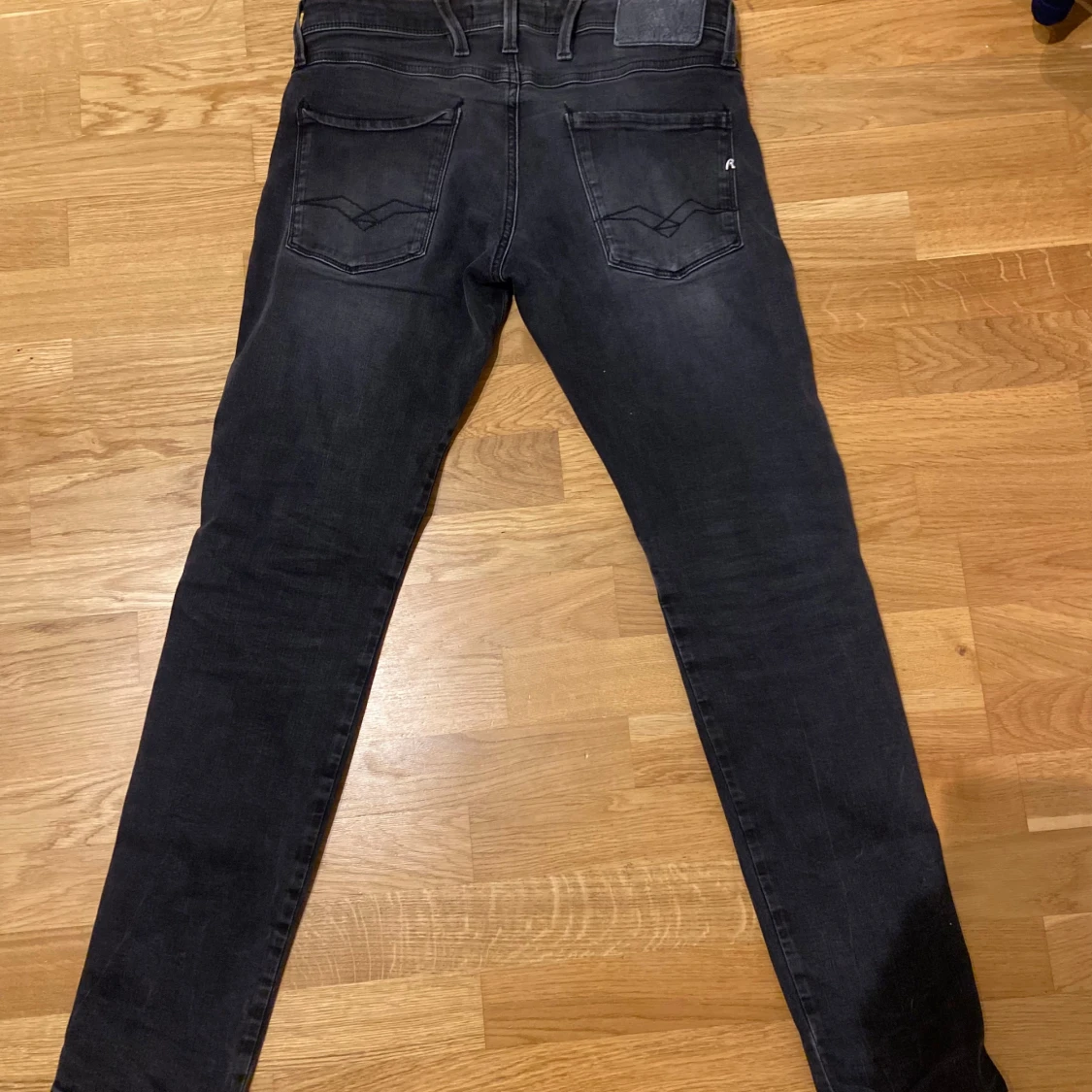 Svarta Replay jeans - 3