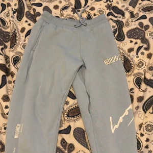 Hoodrich byxor - Bra skick använts några. Använder inte längre så därför vill jag sälja perfekt när du inte vill sätta på dig något bekvämt men samtidigt snyggt.