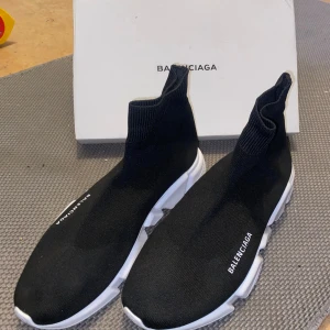 Balenciaga skor - 1 månad gamla. Köpta från miinto! Storlek 42. Väldigt schysta